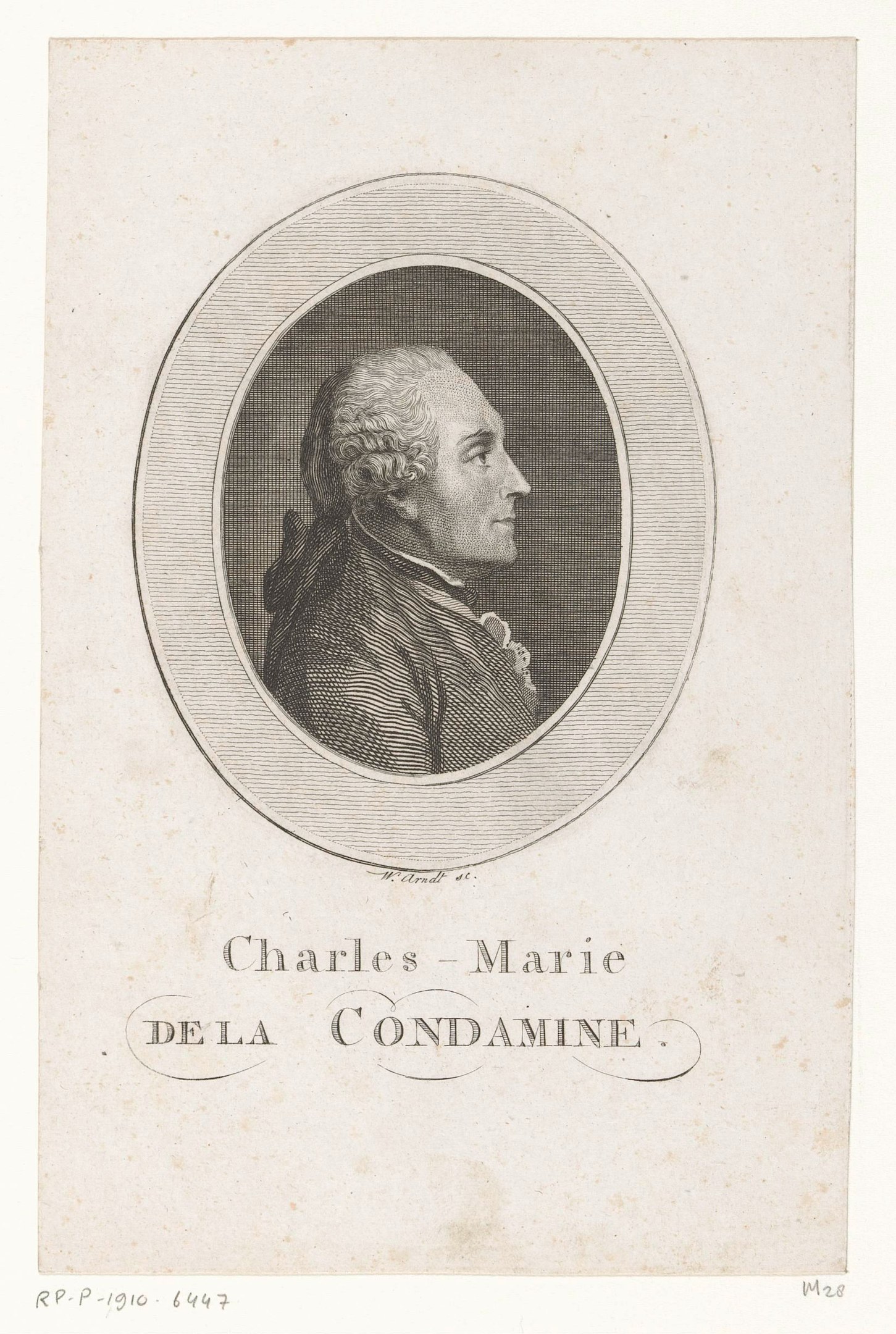 Porträt von Charles Marie de la Condamine, einem französischen Komponisten, in einem weißen Hemd und einer schwarzen Fliege mit verschränkten Händen, ernster Miene und konzentriertem Blick.