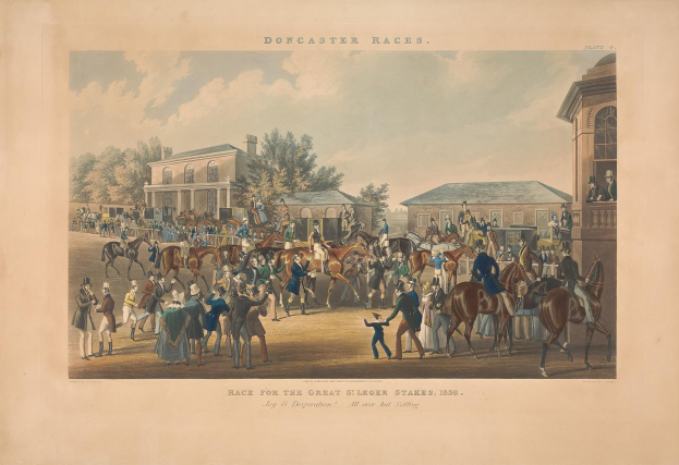 Gruppe von Menschen, die vor einem Gebäude mit Bäumen und Wolken im Hintergrund auf Pferden reitet, Text unten lautet "Doncaster Races, Race for the Great Stakes, 1839".