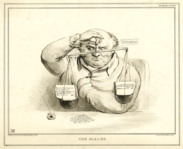 Ein Anwalt im Anzug sitzt an einem Tisch mit einer Waage vor sich und durchsucht Dokumente mit Text und Zahlen.