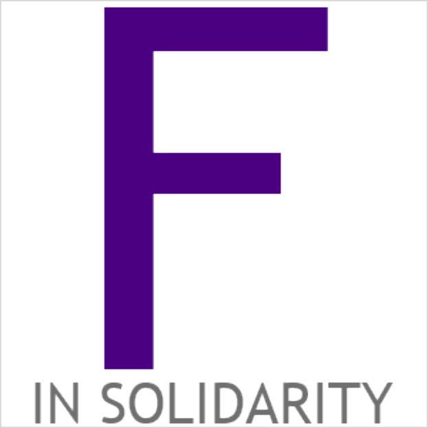 Ein weißer Hintergrund mit einem großen lila Buchstaben "F" in der Mitte und den Worten "In Solidarity" in fetter schwarzer Schrift darunter.