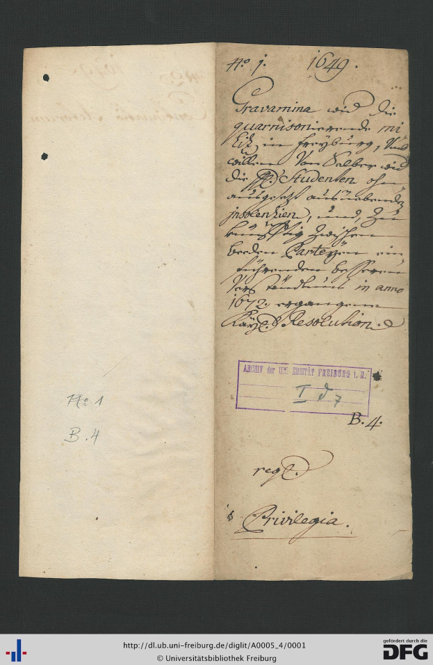Offenes Buch mit handgeschriebener Schrift auf altem Papier, wahrscheinlich ein Dokument der Bundesrepublik Deutschland, mit schwachen Wasserzeichen unten.