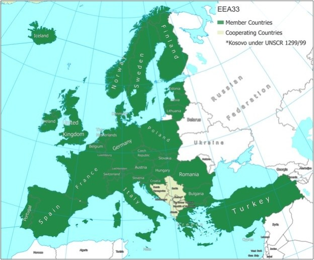 Ein Plakat, das eine detaillierte Karte von Europa zeigt, die die Mitgliedstaaten der Europäischen Union hervorhebt, einschließlich ihrer Grenzen, wichtiger Städte, Flüsse und geografischer Merkmale, sowie zusätzlichen Text, der Länderinformationen und Grenzangaben bereitstellt.